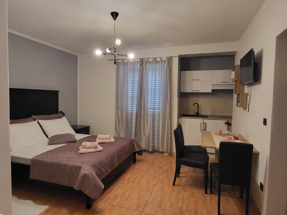 E&A Apartman Baška Voda Kültér fotó